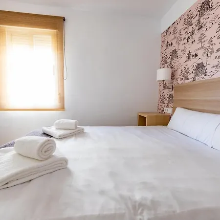Fun Building Flats By Homeabout Apartmán *