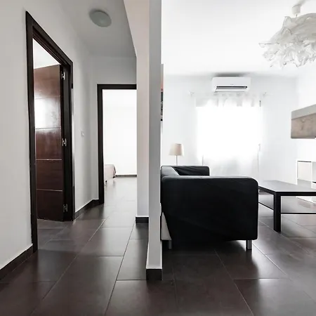 Fun Building Flats By Homeabout Apartmán