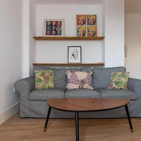 Fun Building Flats By Homeabout Apartmán *