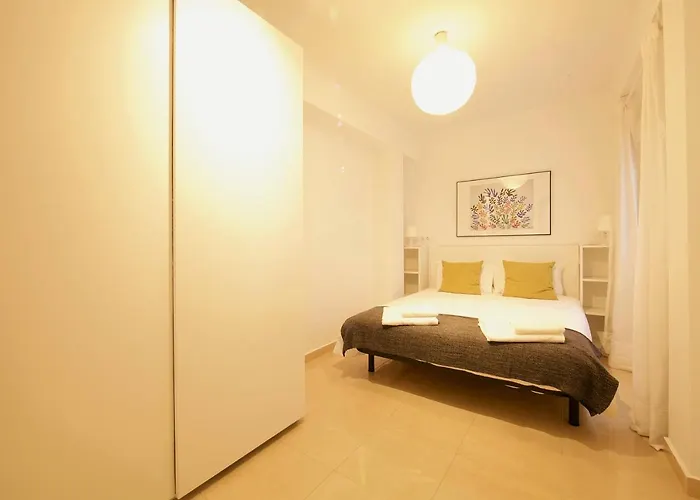 Fun Building Flats By Homeabout * Màlaga